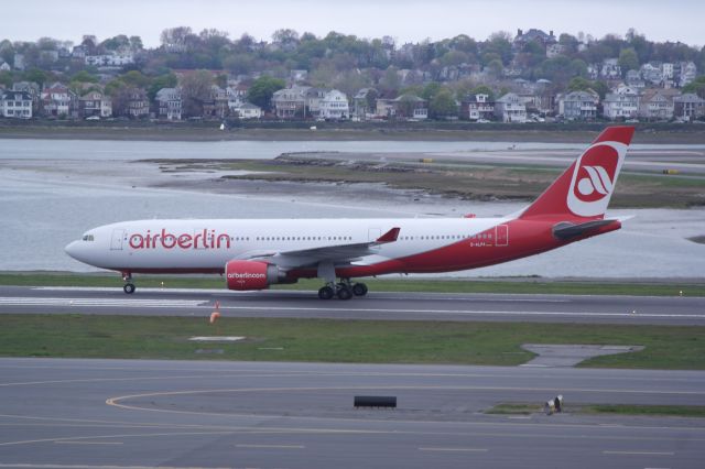 Airbus A330-200 (D-ALPA)