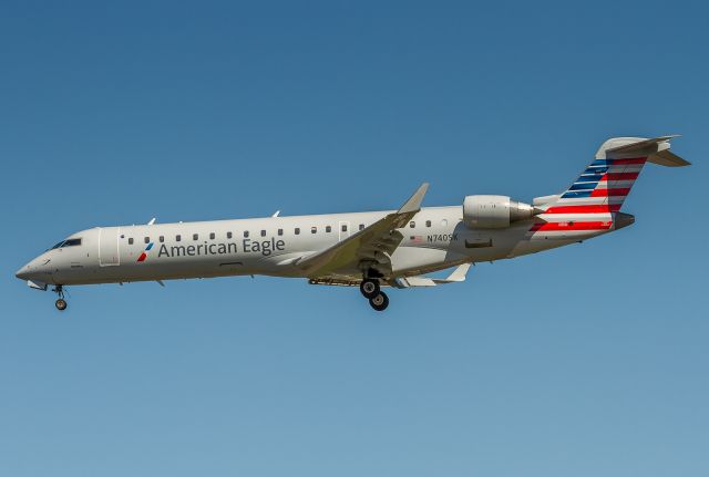 Canadair Regional Jet CRJ-200 (N740SK)