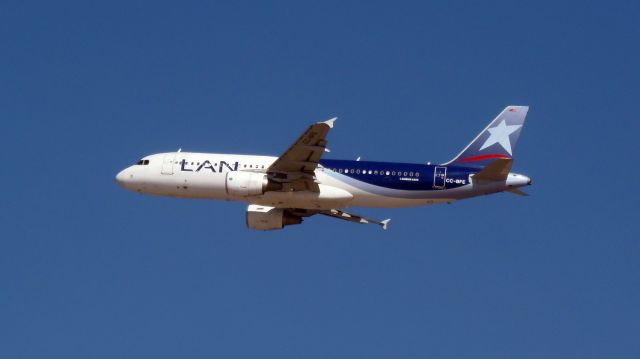 Airbus A320 (CC-BFE)