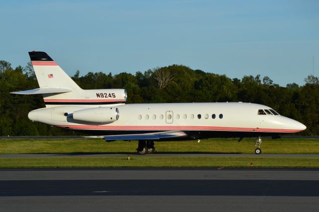 Dassault Falcon 900 (N924S) - MEREGRASS INC taxiing at KJQF headed back home after a Davidson College football game (GO WILDCATS!) - 10/13/18