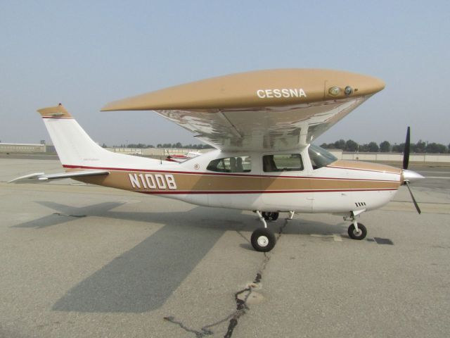 Cessna Centurion (N10DB) - On the ramp