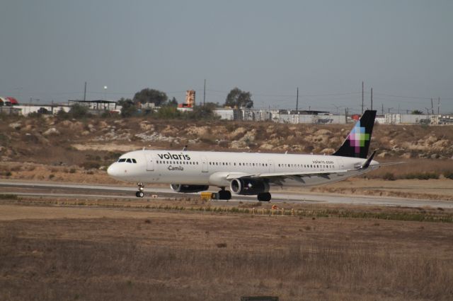 Airbus A321neo (XA-VLV) - HOLD TO 27 MMTJ