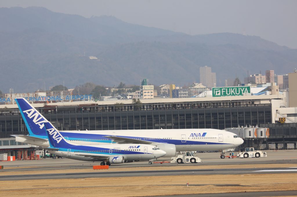 Boeing 737-500 (JA304K)