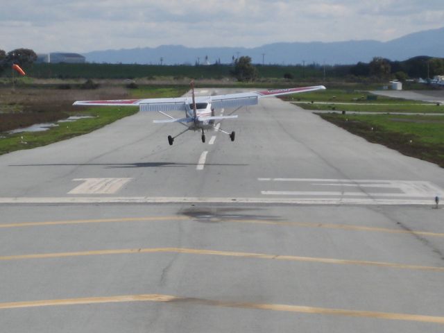 Cessna Skylane (N948CP) - Touchdown 13 Palo Alto (KPAO)