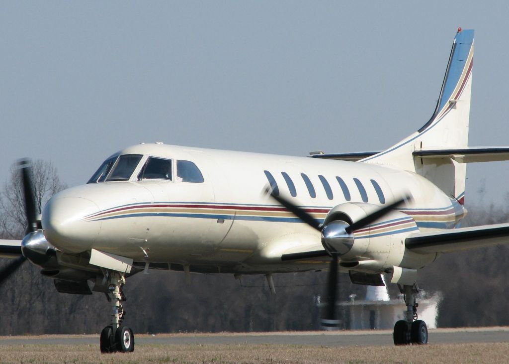 Fairchild Dornier SA-227DC Metro (N54GP) - On taxiway Foxtrot heading to runway 14 at the Downtown Shreveport airport.