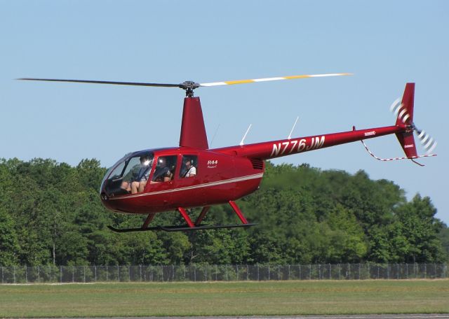 Robinson R-44 (N776JM)