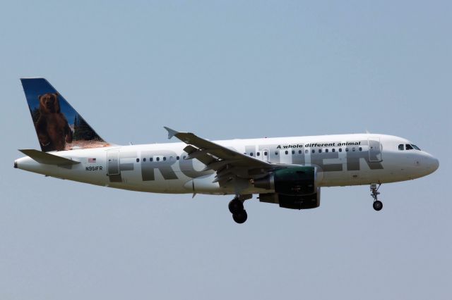 Airbus A319 (N951FR) - "Benny" The North American Grizzly Bear * Taken On 03-30-2011