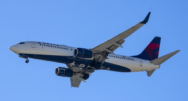 Boeing 737-800 (N388DA)