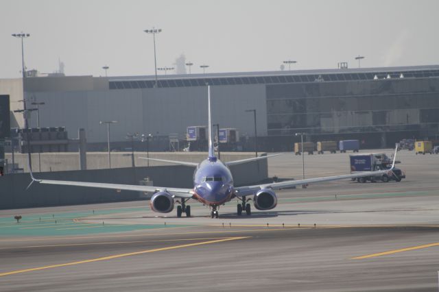 Boeing 737-700 (N287WB)