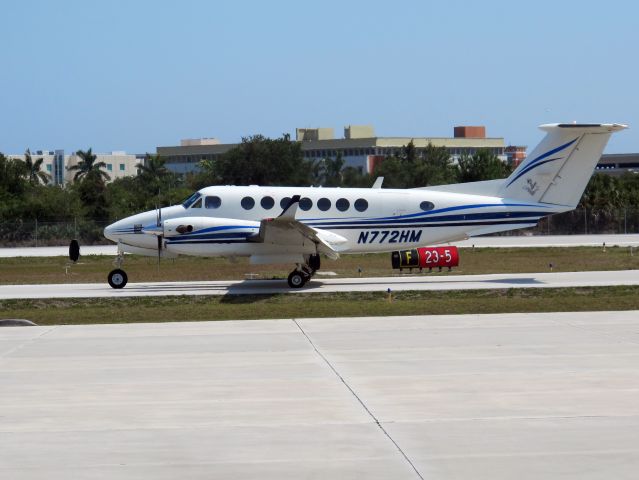 Beechcraft Super King Air 300 (N772HM) - A very good King Air. The only down size is that it requires a type rating. No location as per request of the aircraft owner.