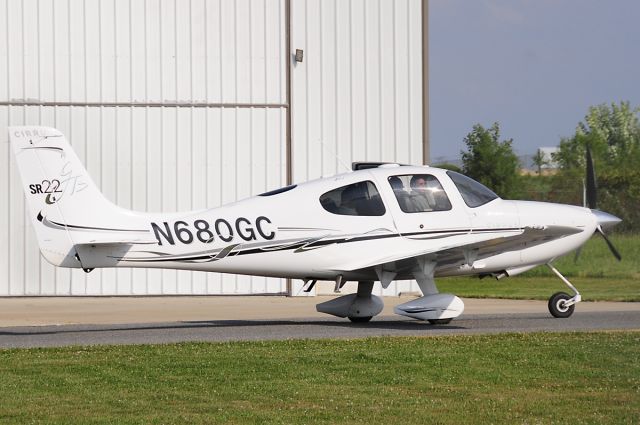 Cirrus SR-22 (N680GC) - Seen at KGAI on 7/12/2009.