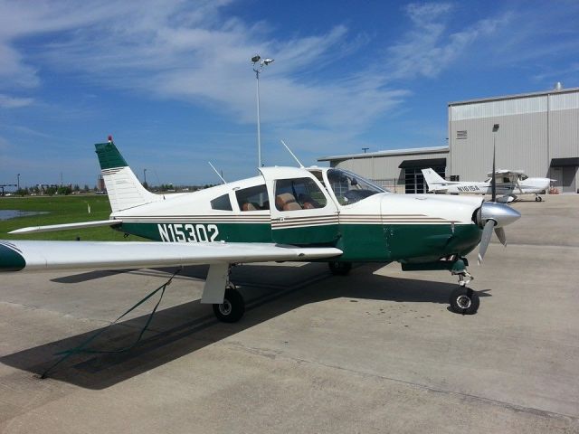 Piper Cherokee Arrow (N15302)