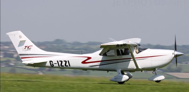 Cessna Skylane (G-IZZI)