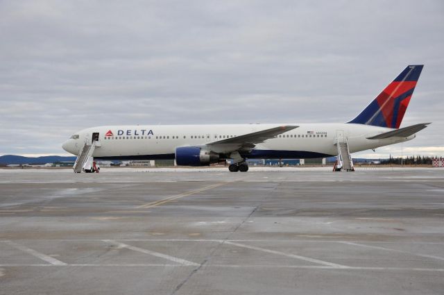 N182DN — - Diverted due to mechanical. Prague to New Yorl\k. Flt#: DAL209