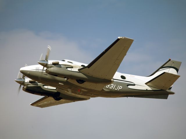 Beechcraft King Air 90 (N331JP) - Take off runway 26.