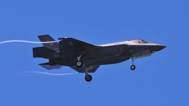 Lockheed F-35C (19-5464)