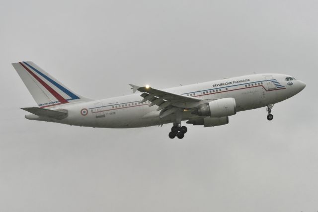 Airbus A310 (F-RADB) - What a nice surprise visitor. Shown arriving 5-L on 10-23-21 in the pouring rain. Yeah, I got soaking wet, but this beauty was worth it.