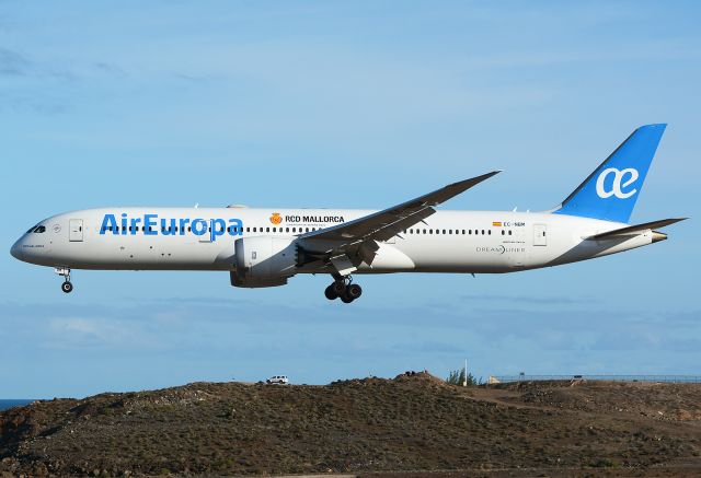 Boeing 787-9 Dreamliner (EC-NBM)
