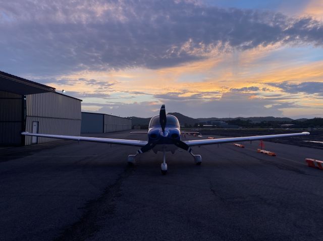 Cirrus SR22 Turbo (N327LK)