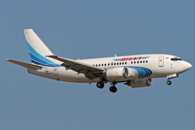 Boeing 737-500 (VP-BRS)