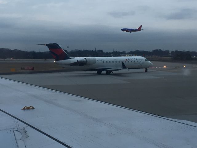 Canadair Regional Jet CRJ-200 (N924EV) - CRJ-200 departing Atlanta, GA