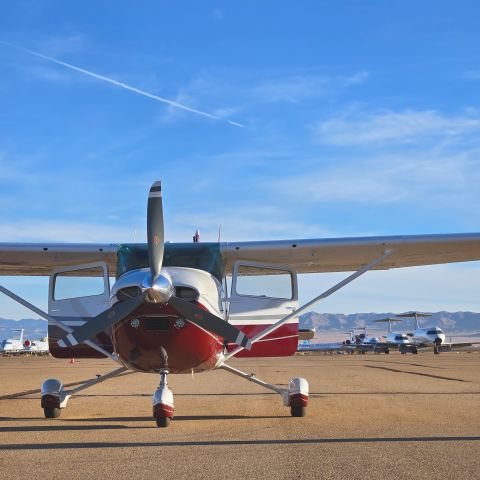 Cessna Skylane (N735MS) - On the way back from CA to MI, at Kingman, AZ.