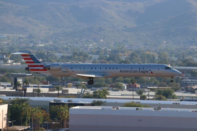 Canadair Regional Jet CRJ-900 (N946LR)