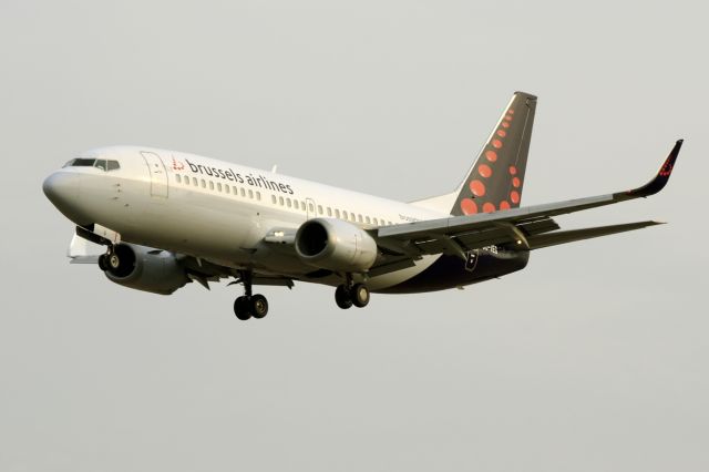 Avro RJ-100 Avroliner (OO-VEG)