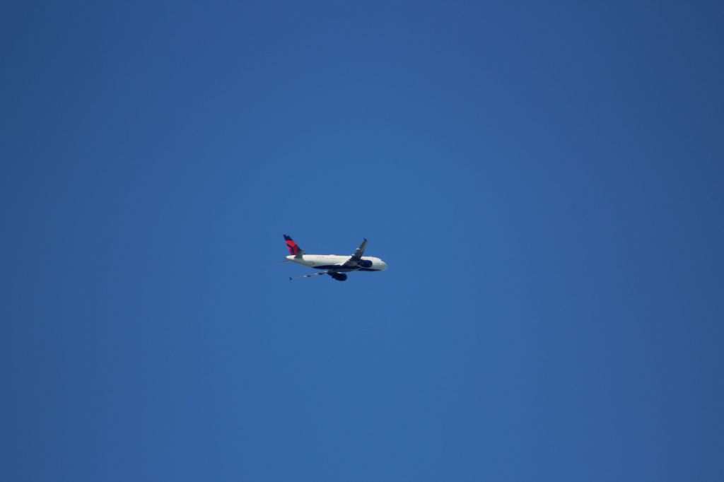 Airbus A320 (N358NW)