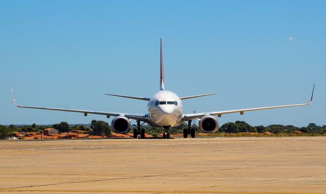 Boeing 737-800 (PR-GUV)