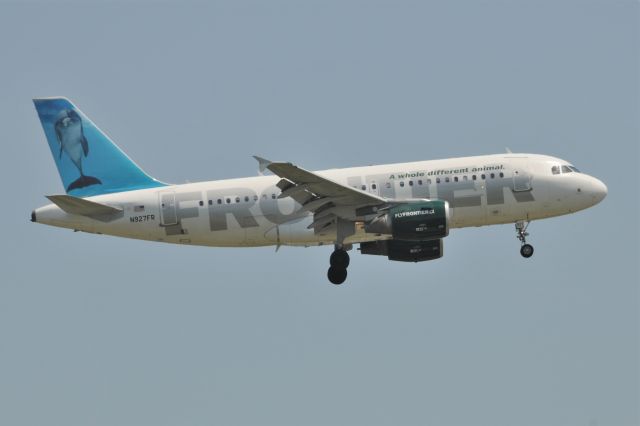 Airbus A319 (N927FR)