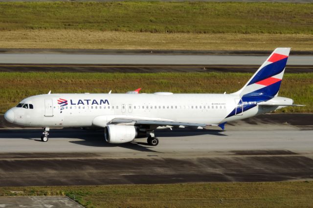 Airbus A320 (PR-MYR)