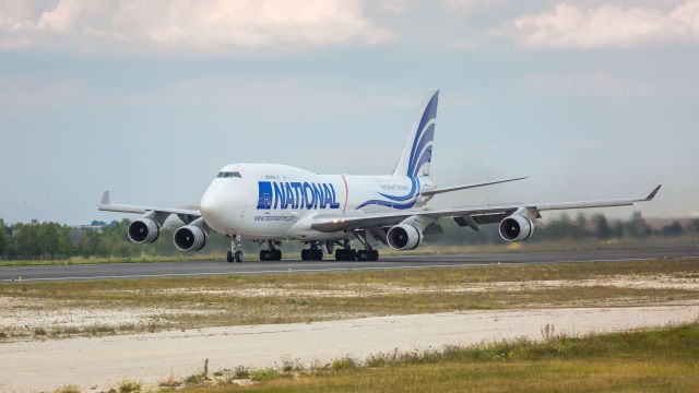 Boeing 747-200 (N756CA)