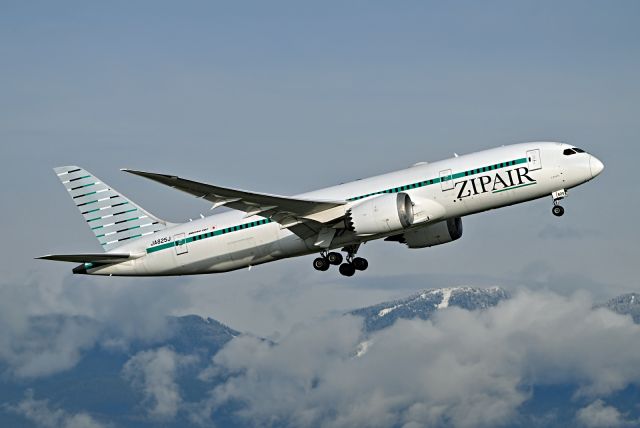 Boeing 787-8 (JA825J)
