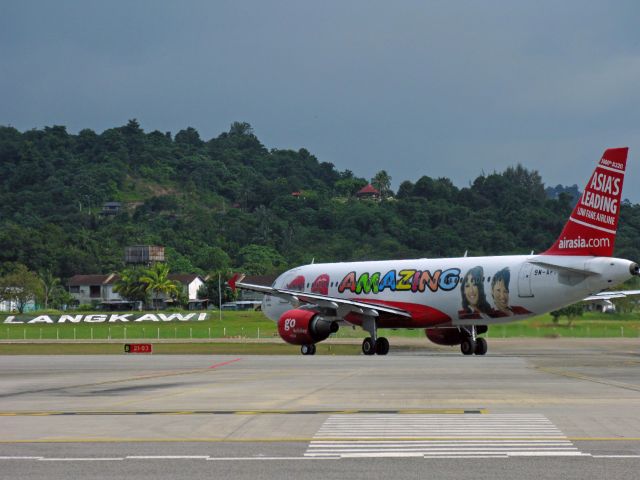 Airbus A320 (9M-AFP) - taxiing to rwy 21