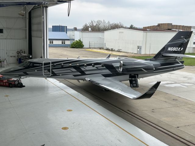 Cessna Citation Sovereign (N680XP) - Leaving paint