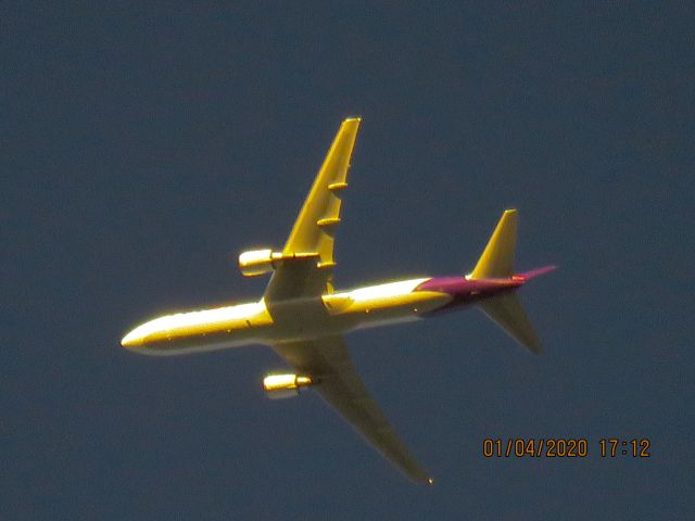 BOEING 767-300 (N160FE)