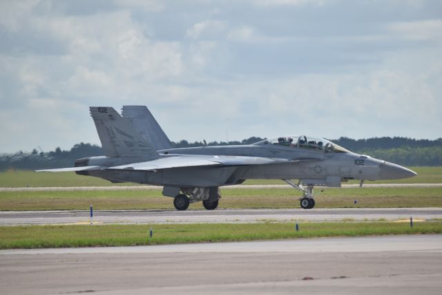 McDonnell Douglas FA-18 Hornet (16-6668) - 8/14/2021: NAS Lenmoore VFA-2 Bounty Hunter F-18F coming into Ellington Field for a Gas and Go. 