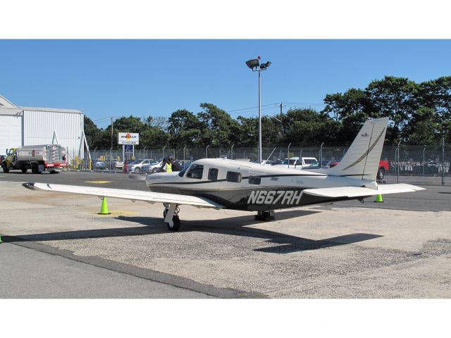 Piper Saratoga (N667RH)