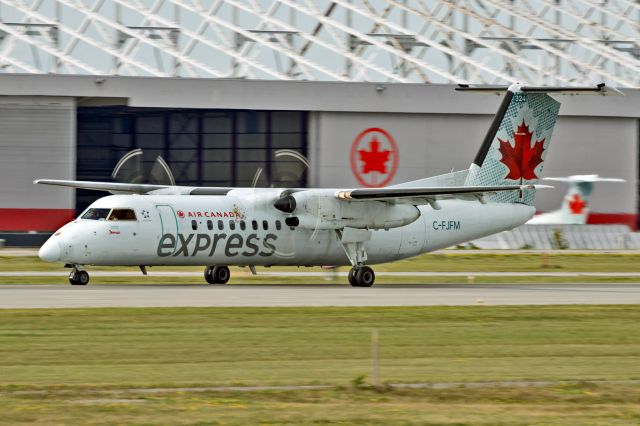 de Havilland Dash 8-300 (C-FJFM)