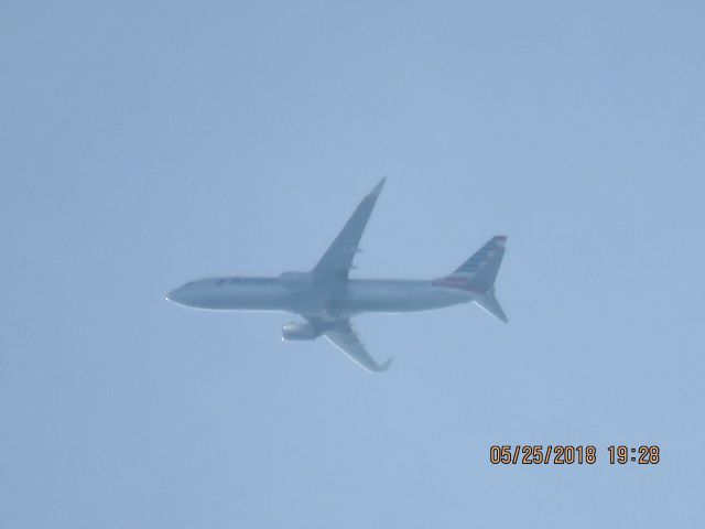 Boeing 737-800 (N814NN)