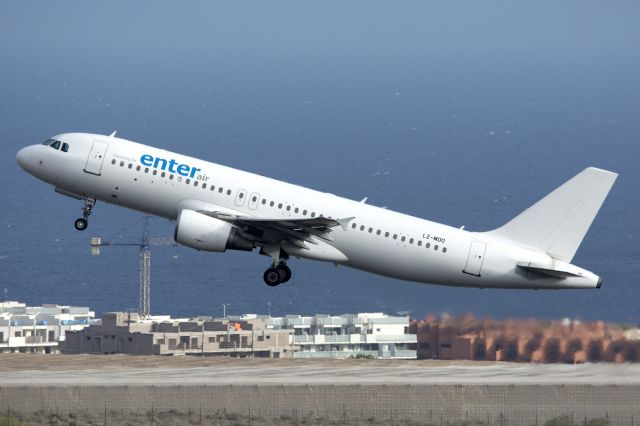 Airbus A320 (LZ-MDO) - Tenerife Surbr /03/09/2017