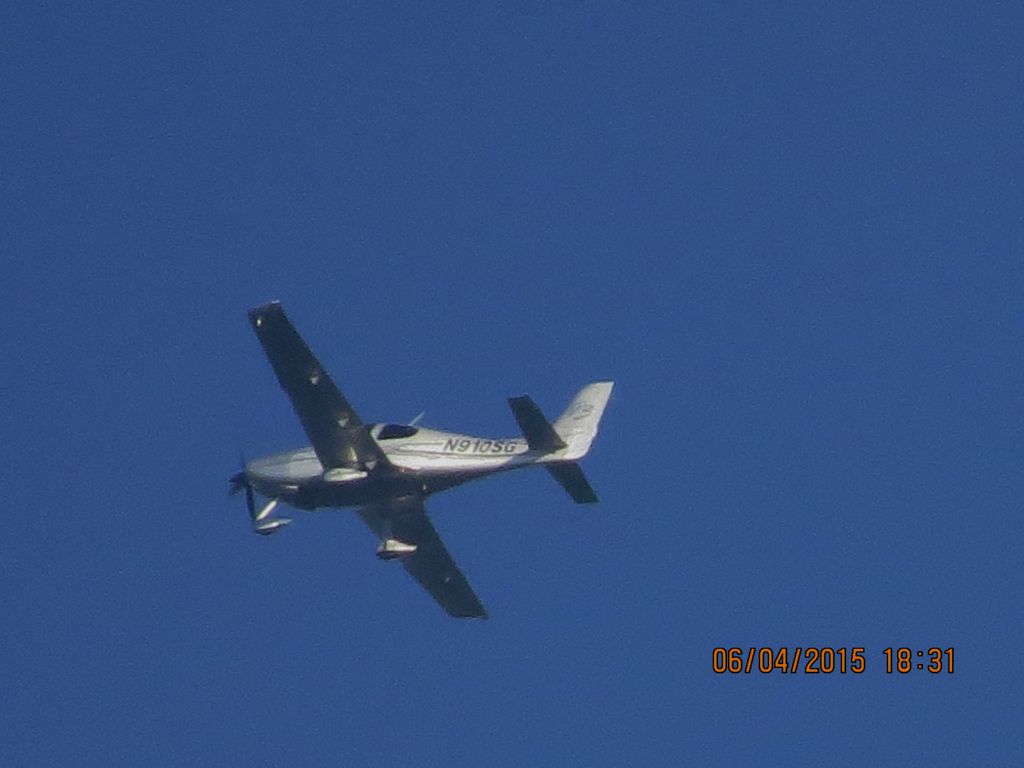 Cirrus SR22 Turbo (N910SG)