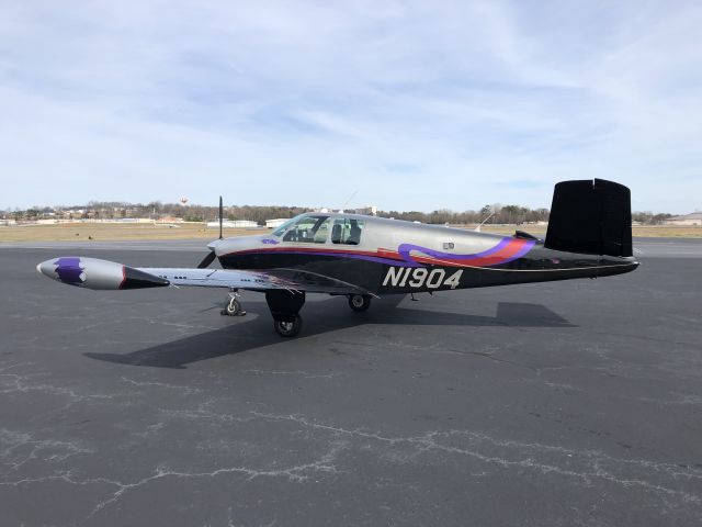 Beechcraft 35 Bonanza (N1904) - Outstanding Paint