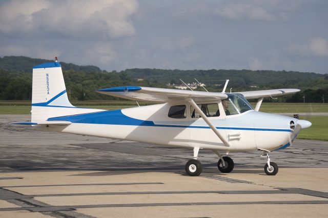 Cessna Skyhawk (N5623A)