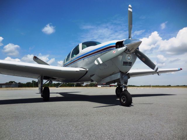 Beechcraft 35 Bonanza (N1417B)