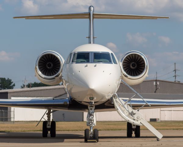 Gulfstream Aerospace Gulfstream IV (N455FX) - Flexjet 455 preparing to depart for Philadelphia.