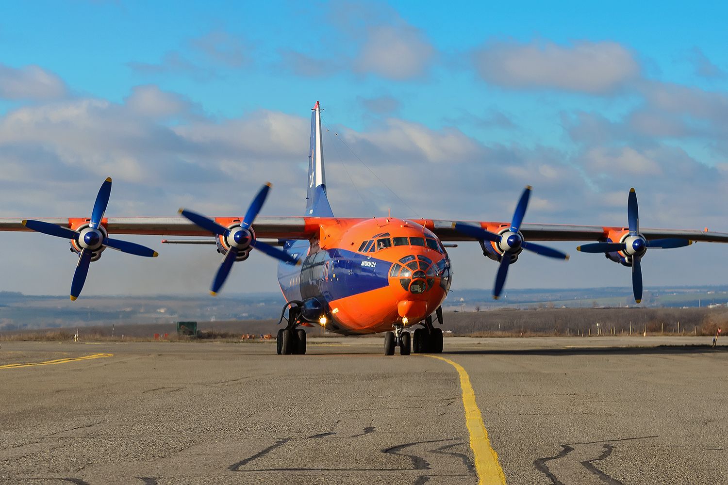 Antonov An-12 (UR-CNN)