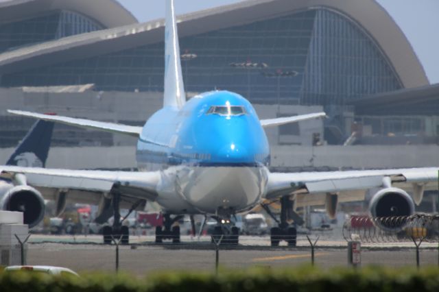 Boeing 747-400 (PH-BFV)