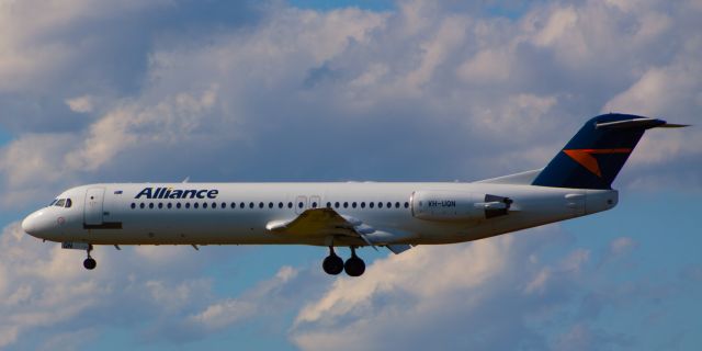 Fokker 100 (VH-UQN)